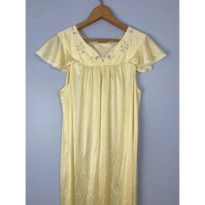 Vintage NWT Shadowline 80sNightgown with Embroidered Detail, Small, Pale Yellow